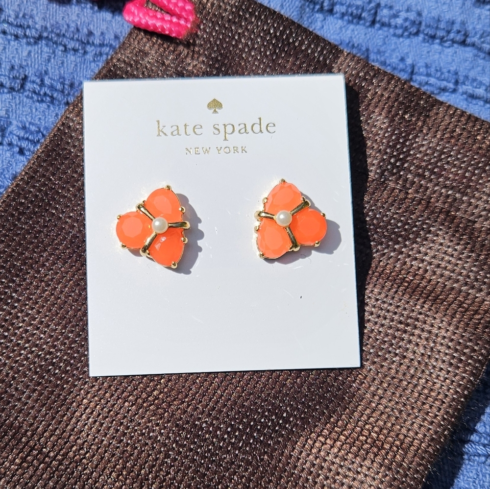 kate spade Coral Crystal Cluster Stud Earrings Faux Pearl 14k Gold Plated NWT - Picture 6 of 12